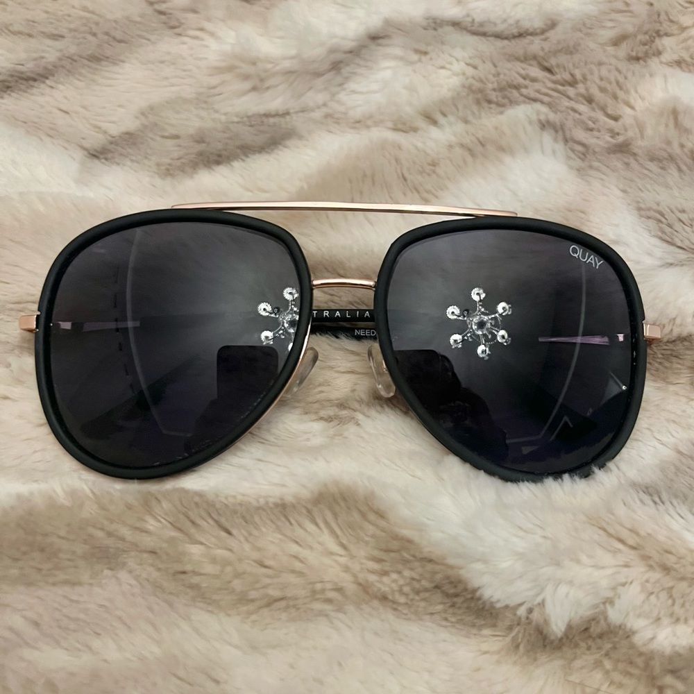 Quay Australia NEEDING FAME Women's Sunglasses Bold Aviator